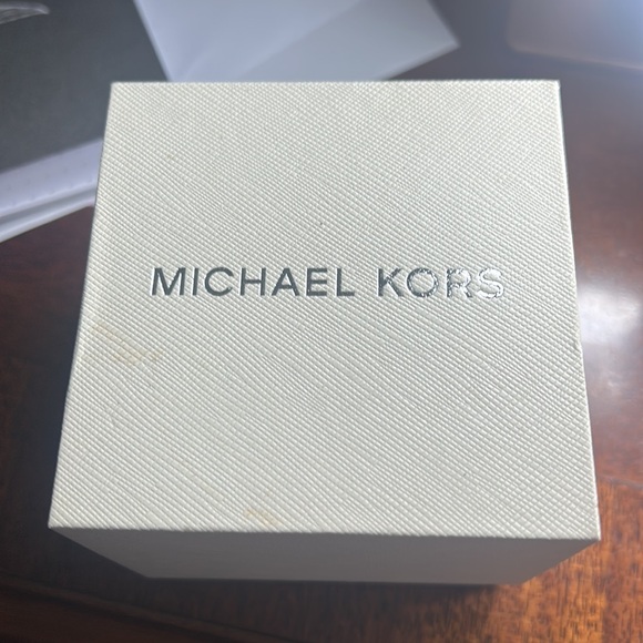 MK Watch - Picture 2 of 4